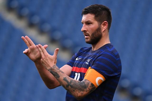 英超直播-【奥运男足】吉尼亚克戴帽 法国4比3神奇逆转南非