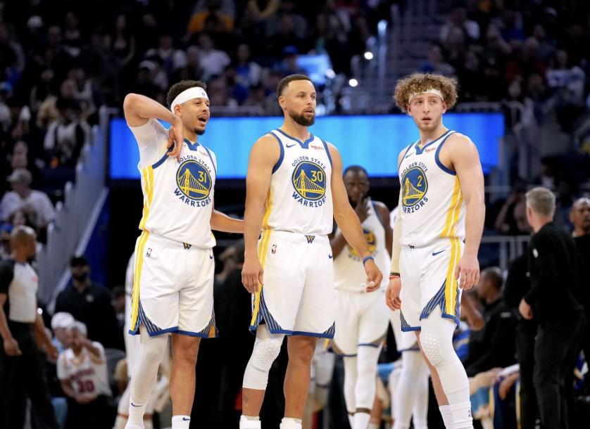 NBA直播-勇士常规赛数据：37胜45负西部第10，场均三分出手44.2次联盟第一